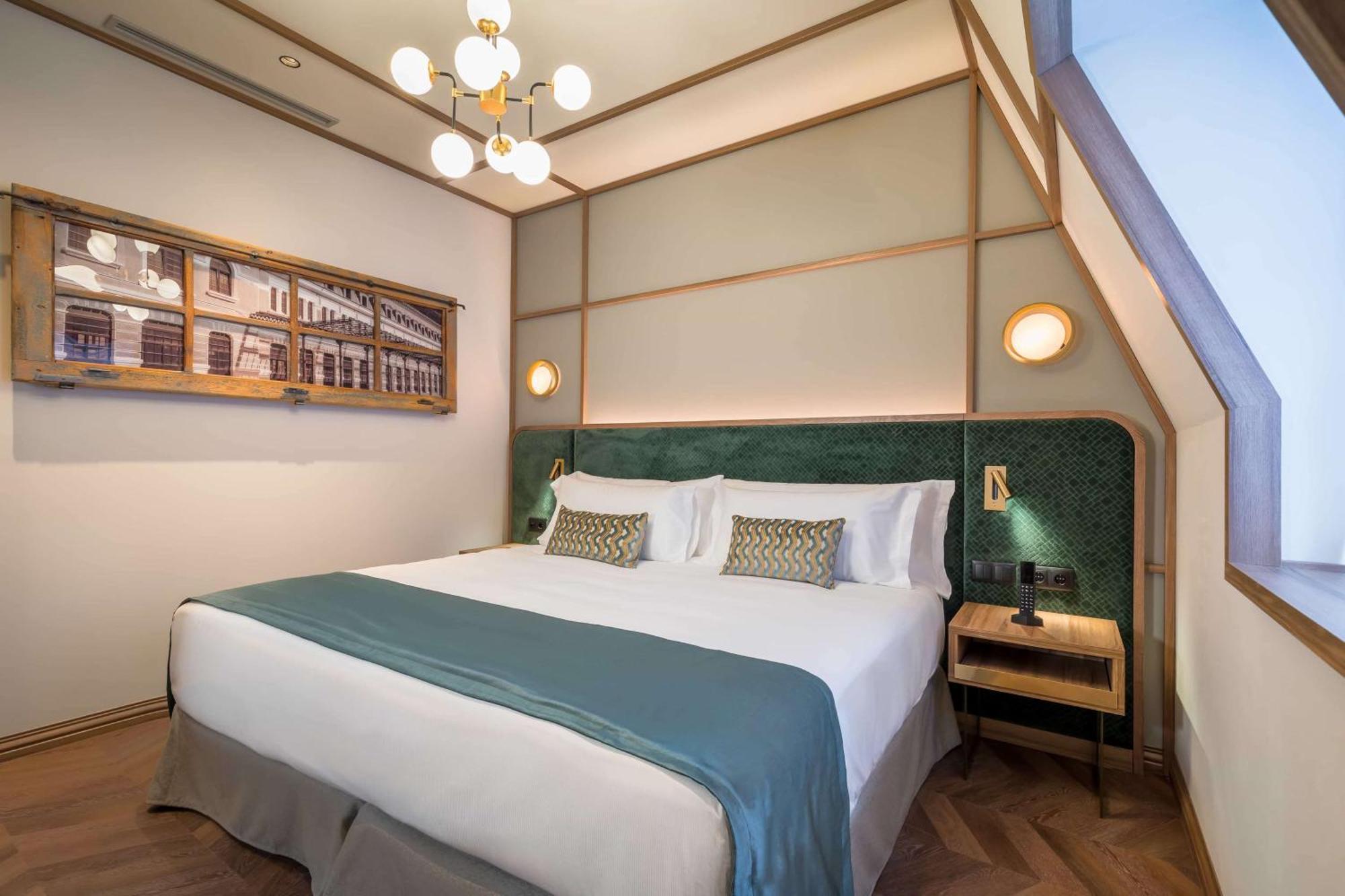 Canfranc Estacion, A Royal Hideaway Hotel - Gran Lujo Exterior photo Deluxe Room