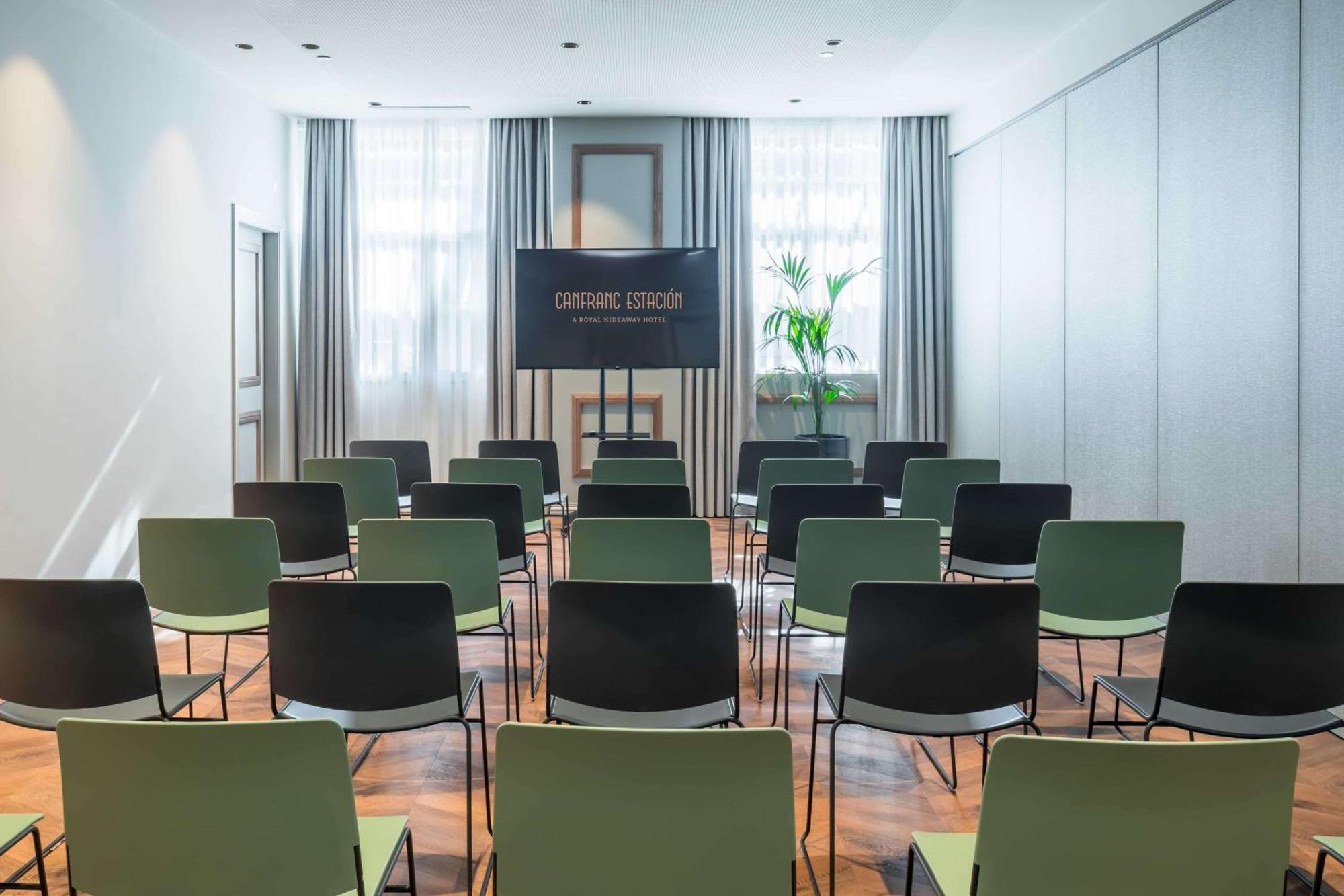 Canfranc Estacion, A Royal Hideaway Hotel - Gran Lujo Exterior photo Meeting room