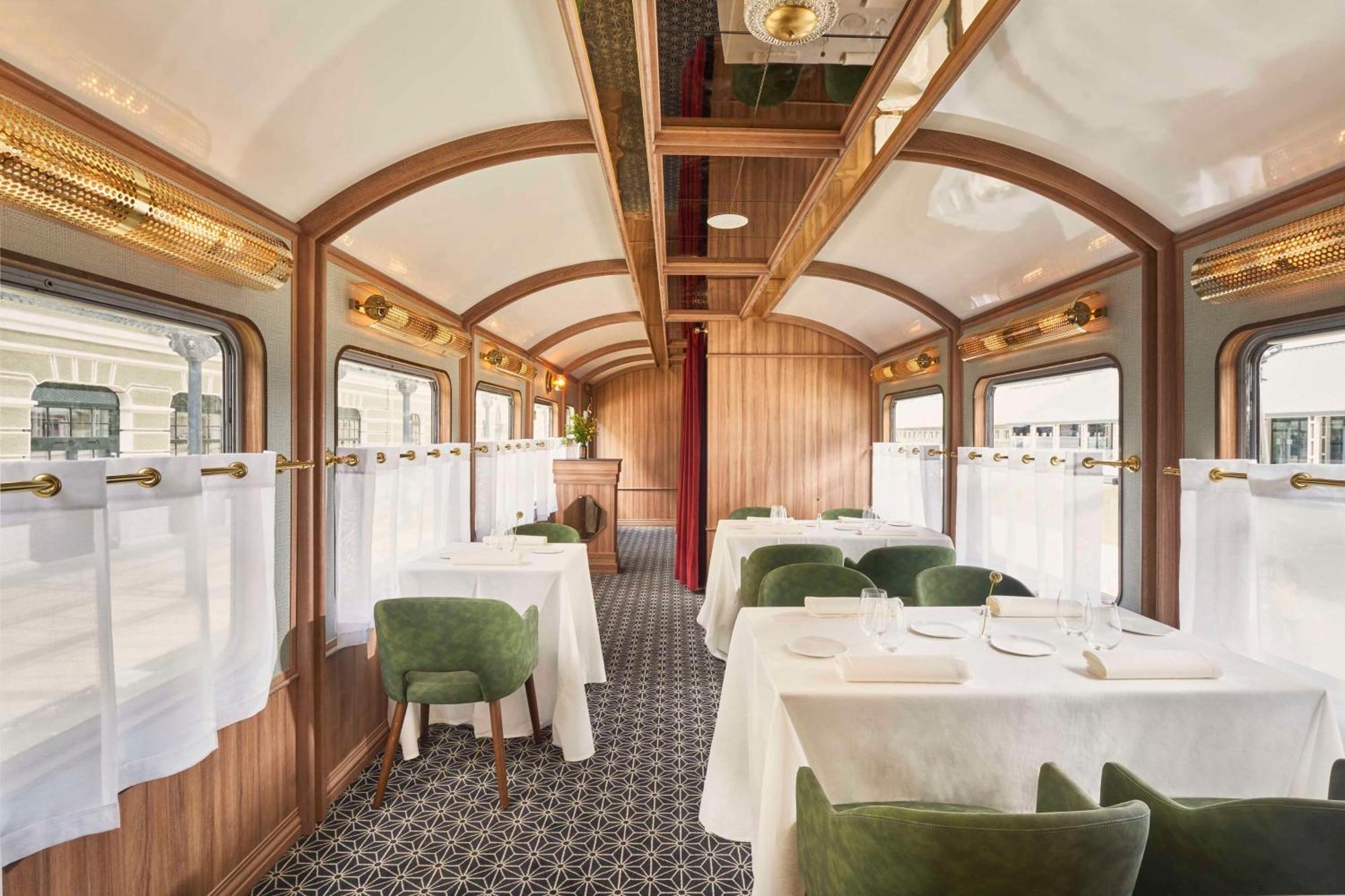 Canfranc Estacion, A Royal Hideaway Hotel - Gran Lujo Exterior photo The interior of the dining car