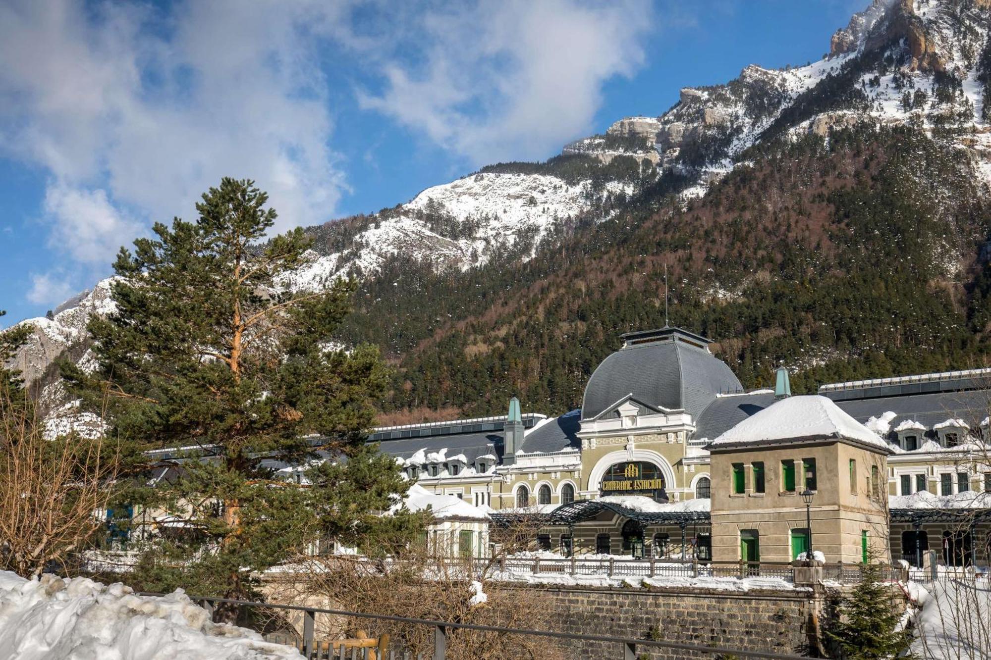 Canfranc Estacion, A Royal Hideaway Hotel - Gran Lujo Exterior photo The sanctuary of Our Lady of Val d'Aran