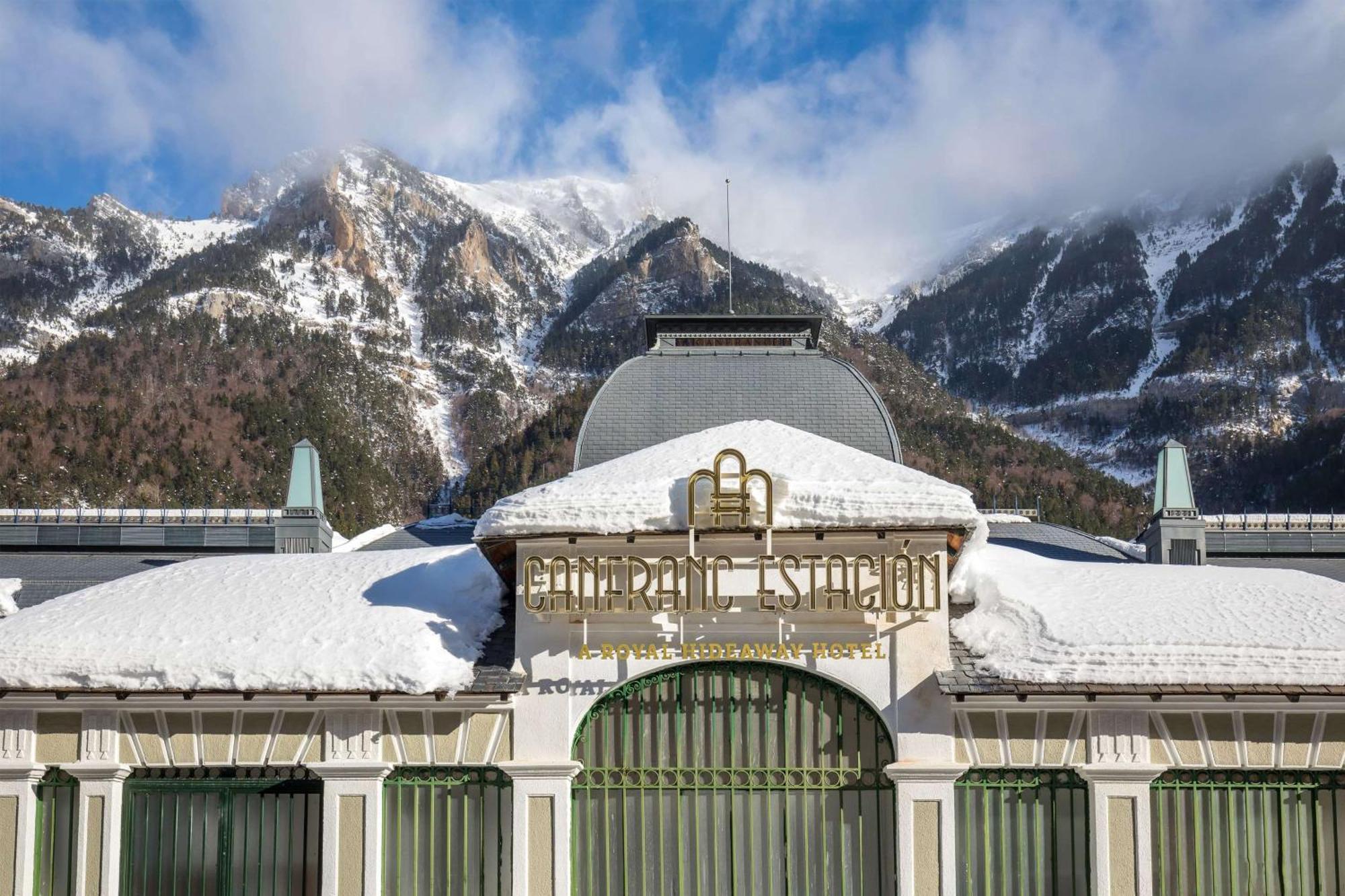 Canfranc Estacion, A Royal Hideaway Hotel - Gran Lujo Exterior photo The station building